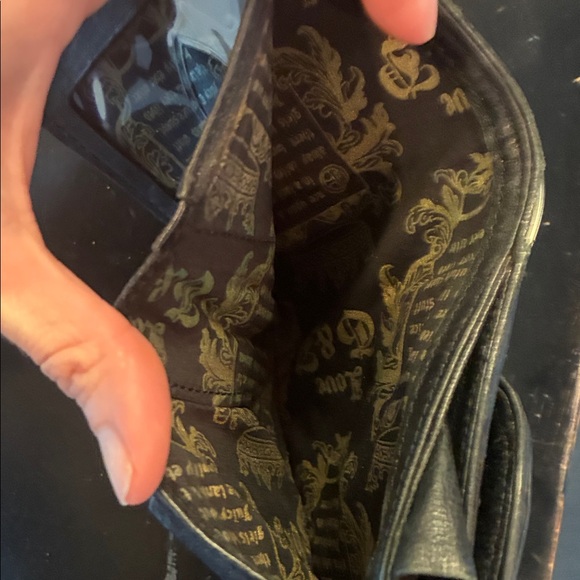 Vintage Juicy Couture Black Wallet with Gold Emblem - Picture 5 of 5
